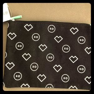 🆕 Barney’s New York Icon Makeup Cosmetic Bag